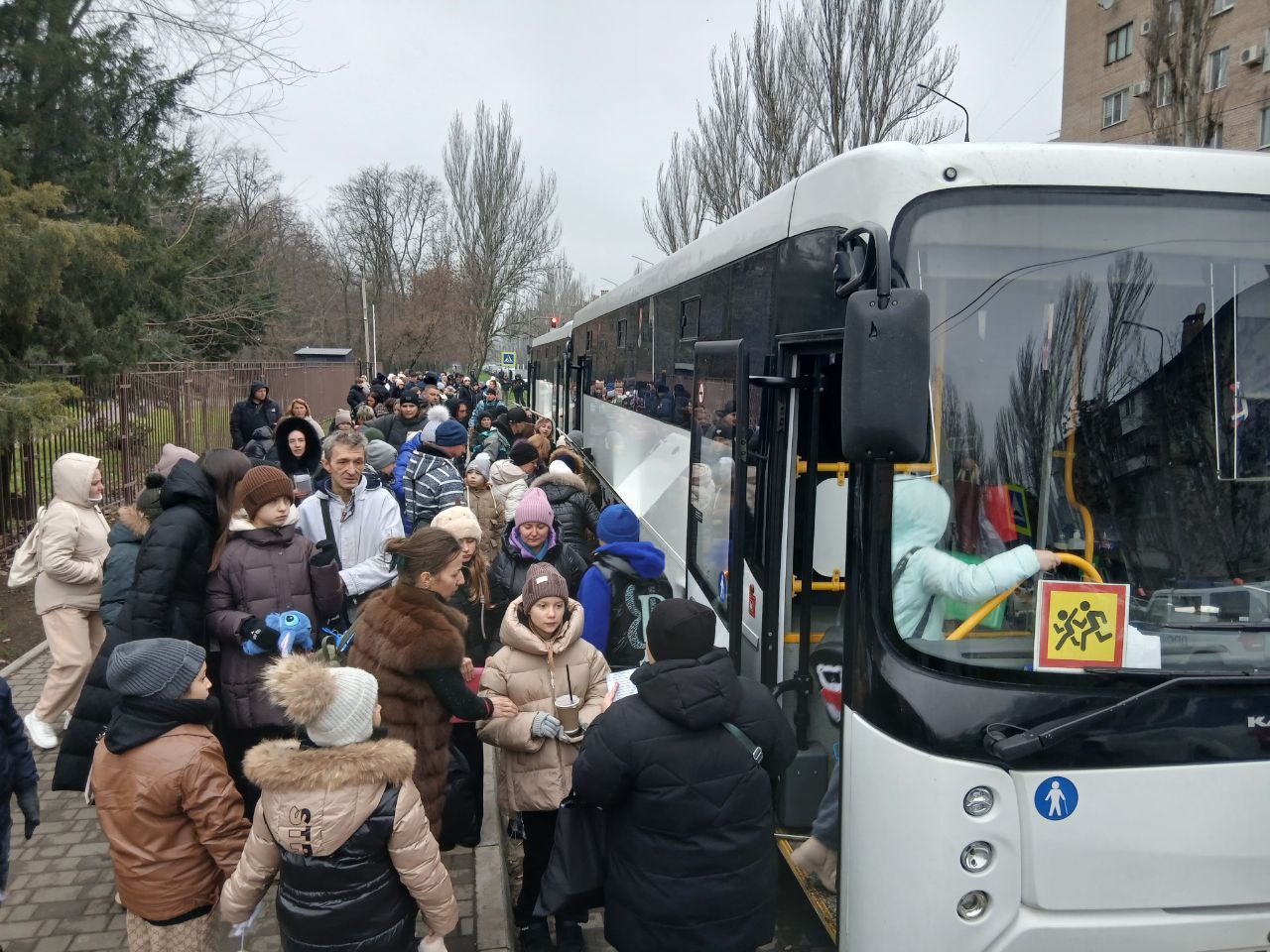 27 детей ветеранов СВО из Запорожской области отправились в московский Кремль на главную новогоднюю елку страны 27 детей ветеранов СВО из Запорожской области отправились в московский Кремль на главную новогоднюю елку страны