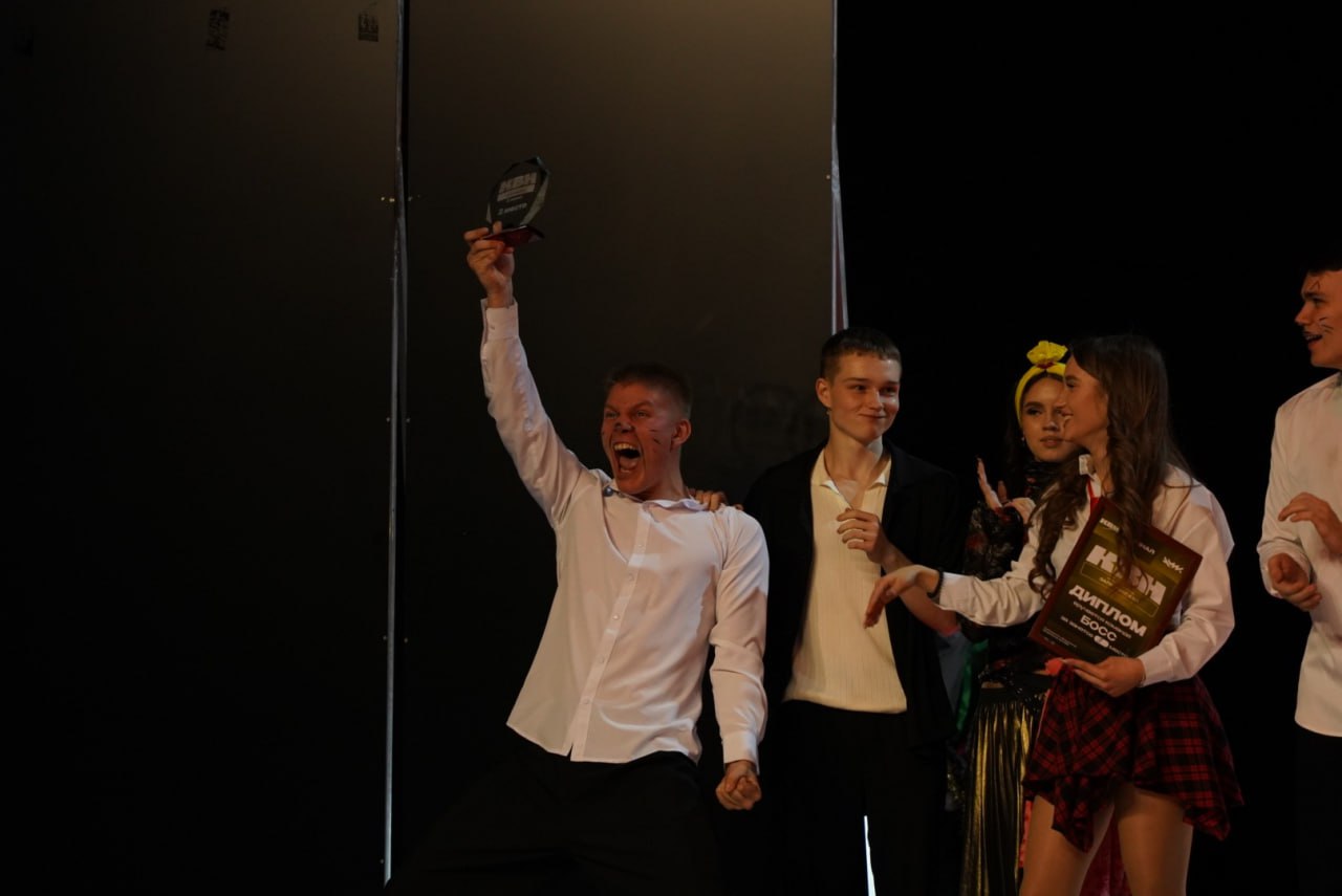 В Мелитополе определили победителя третьего сезона Запорожской лиги КВН В Мелитополе определили победителя третьего сезона Запорожской лиги КВН