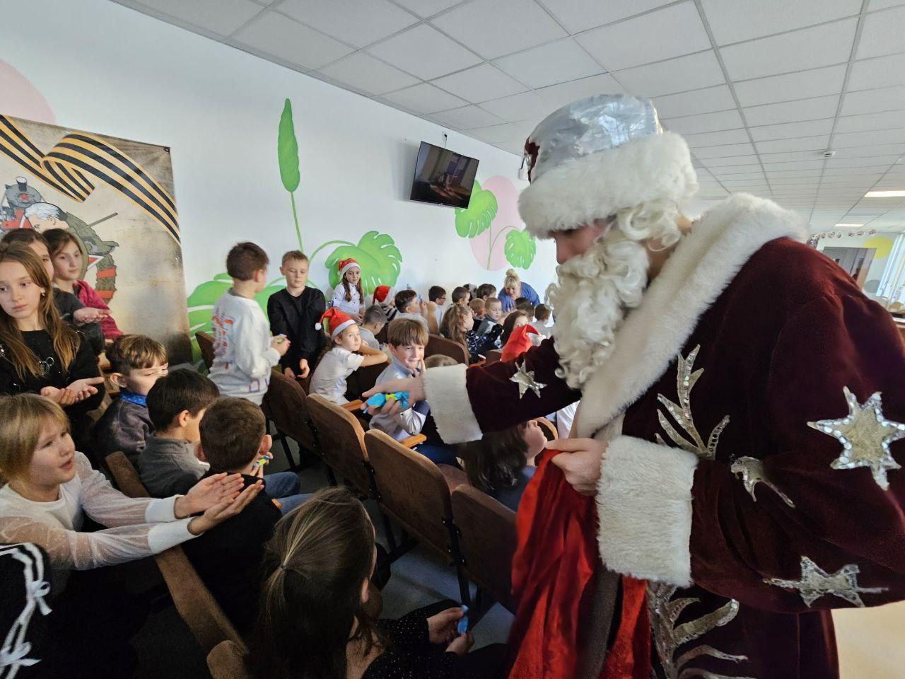 Здравствуй, праздник Новый год!