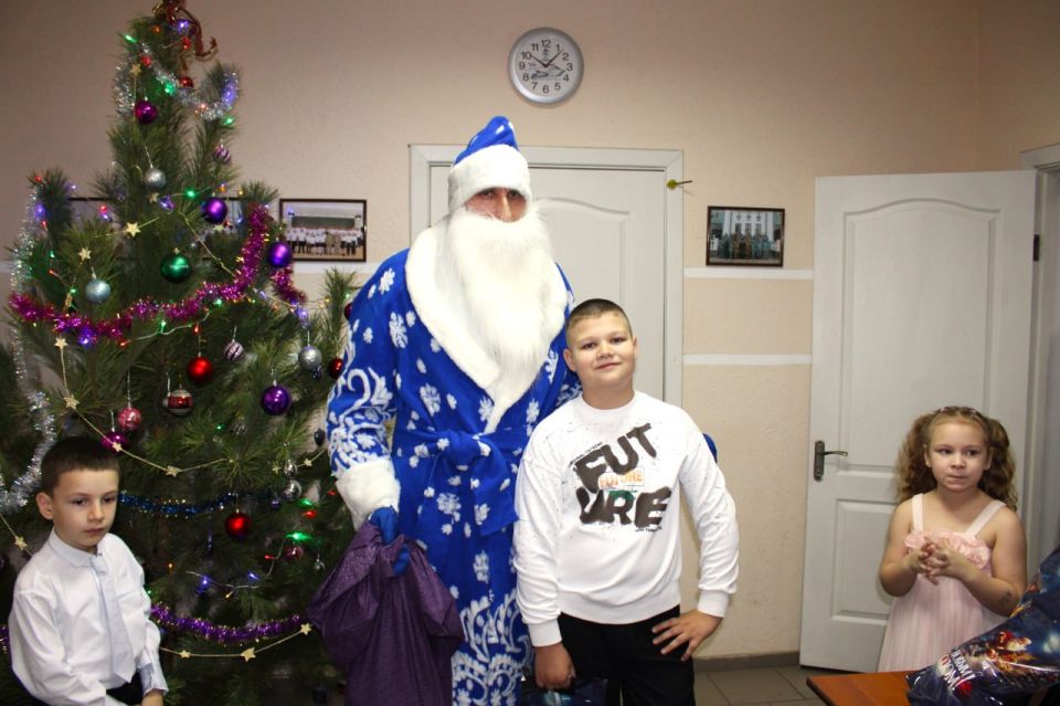 Подарки от коллег передали детям сотрудников Запорожского ЛО МВД России на транспорте Подарки от коллег передали детям сотрудников Запорожского ЛО МВД России на транспорте