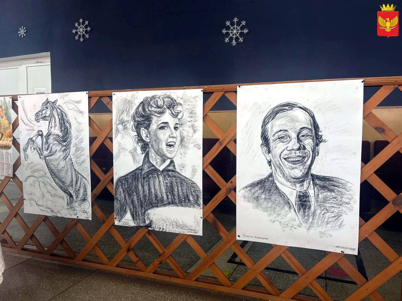 В фойе Приморского городского Дома культуры в предпраздничные дни проходит выставка-продажа изделий ручной работы В фойе Приморского городского Дома культуры в предпраздничные дни проходит выставка-продажа изделий ручной работы