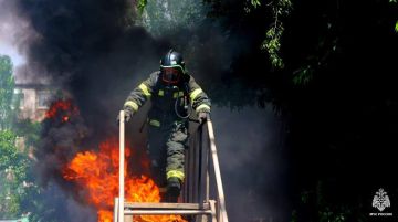 Евгений Балицкий: Поздравляю сотрудников Министерства чрезвычайных ситуаций Российской Федерации с профессиональным праздником – Днем спасателя!