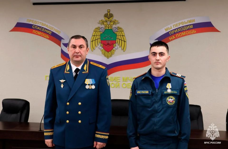 В преддверии Дня Спасателя Российской Федерации начальник Главного управления МЧС России по Запорожской области, генерал-майор внутренней службы Дмитрий Кучерков поздравил личный состав с праздником и вручил спасателям... В преддверии Дня Спасателя Российской Федерации начальник Главного управления МЧС России по Запорожской области, генерал-майор внутренней службы Дмитрий Кучерков поздравил личный состав с праздником и вручил спасателям...