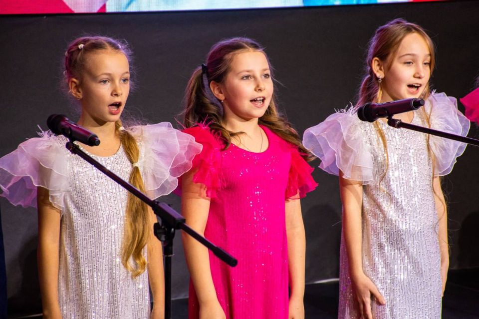 Первые паспорта вручили юным жителям Мелитополя Первые паспорта вручили юным жителям Мелитополя