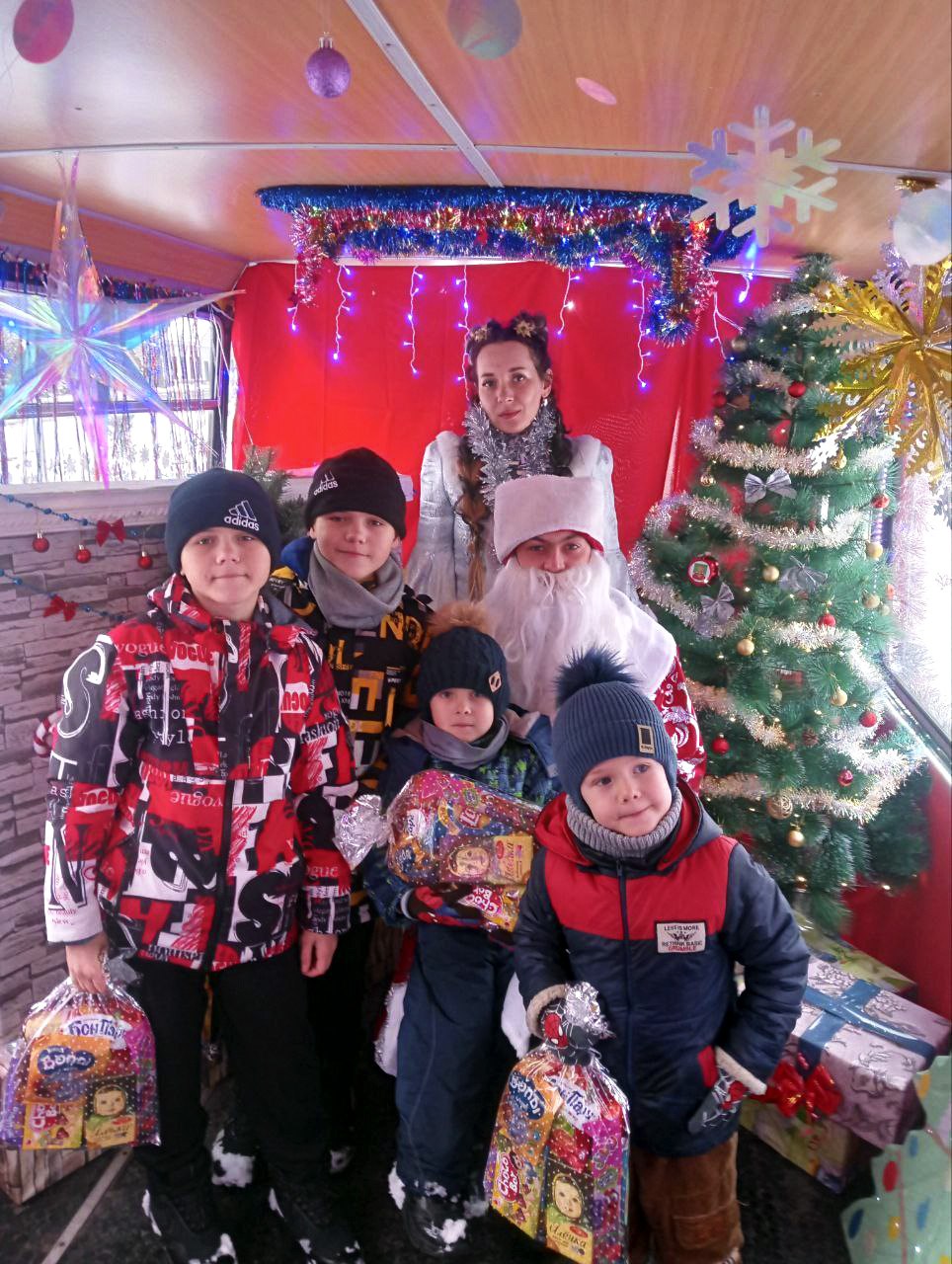 Морозобус завершил свой праздничный маршрут в Михайловке Морозобус завершил свой праздничный маршрут в Михайловке