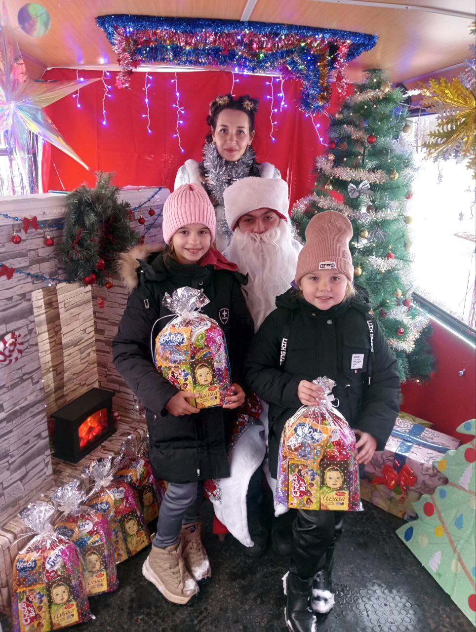 Морозобус завершил свой праздничный маршрут в Михайловке Морозобус завершил свой праздничный маршрут в Михайловке