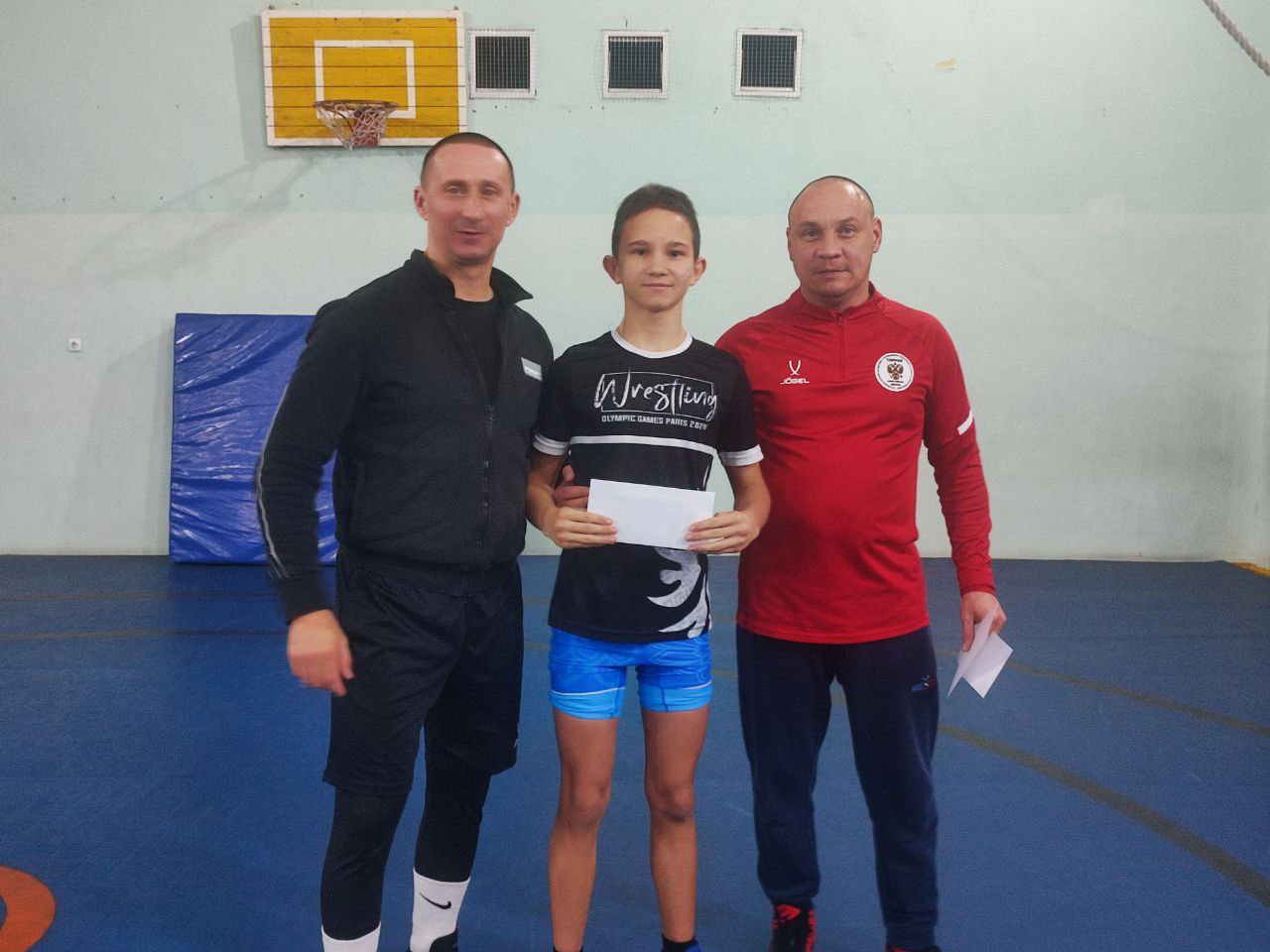 В Спортивной школе г.Токмак состоялось торжественное награждение спортсменов, показавших отличные результаты на чемпионате Запорожской области по вольной борьбе В Спортивной школе г.Токмак состоялось торжественное награждение спортсменов, показавших отличные результаты на чемпионате Запорожской области по вольной борьбе