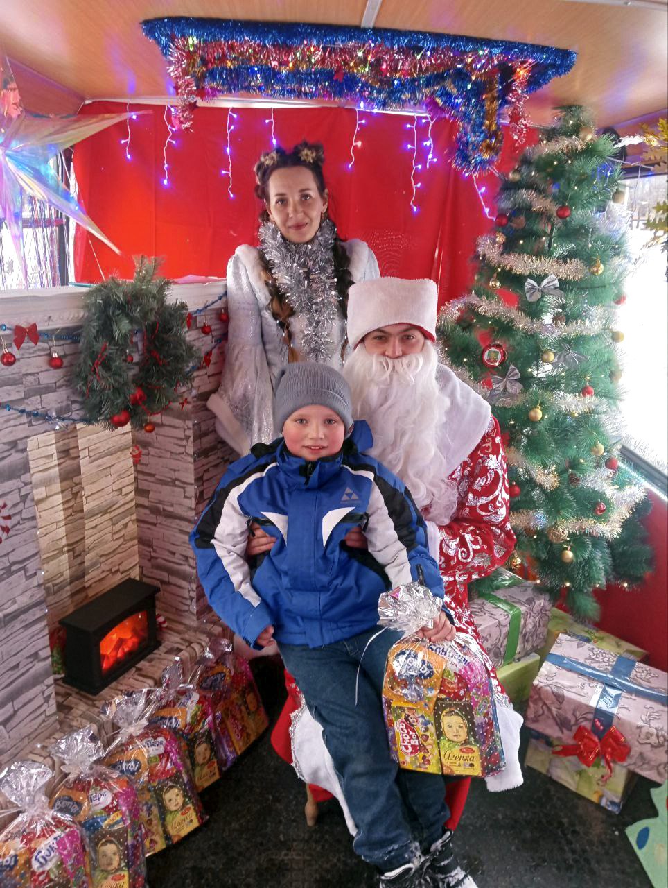 Морозобус завершил свой праздничный маршрут в Михайловке Морозобус завершил свой праздничный маршрут в Михайловке