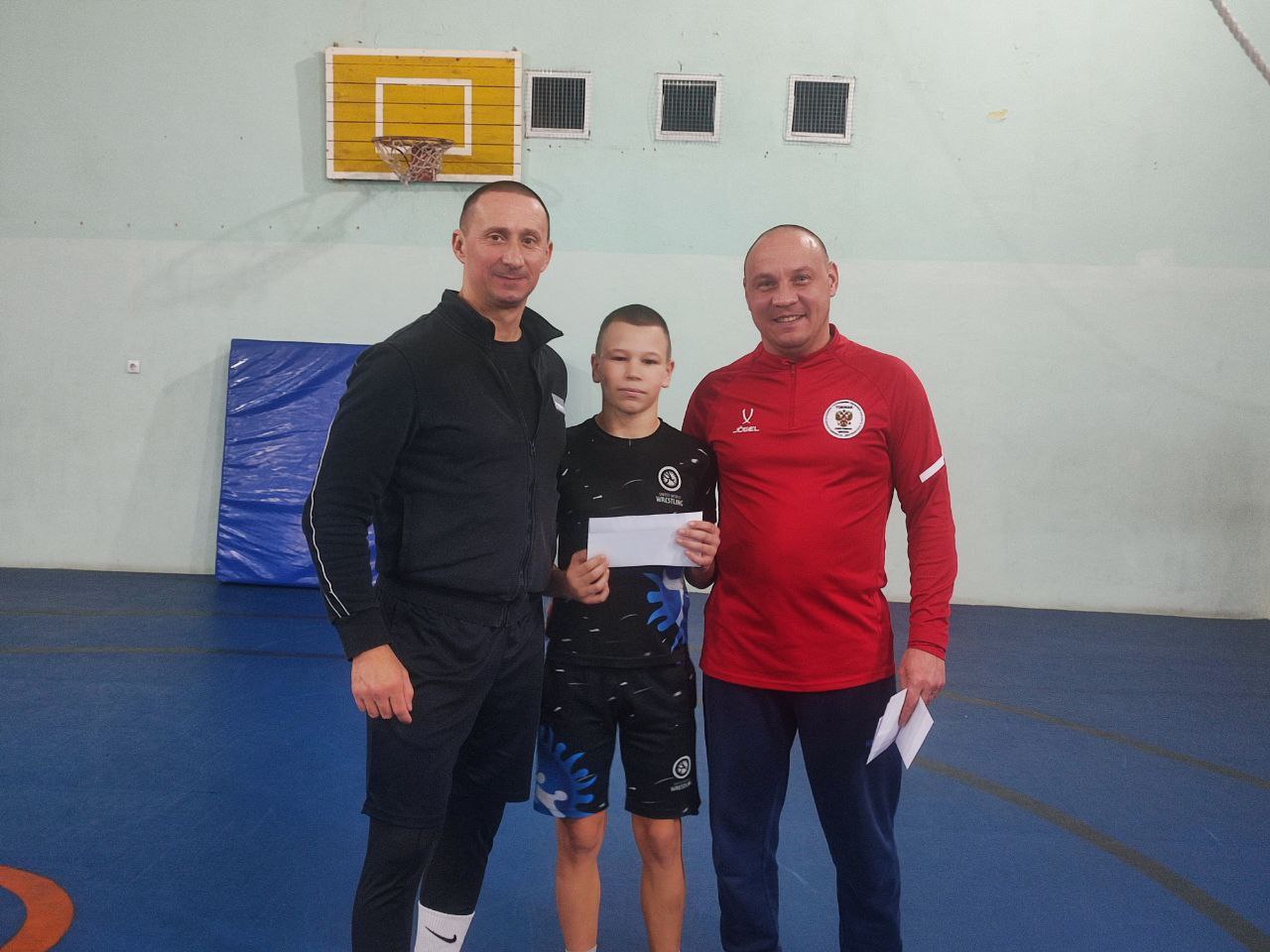 В Спортивной школе г.Токмак состоялось торжественное награждение спортсменов, показавших отличные результаты на чемпионате Запорожской области по вольной борьбе В Спортивной школе г.Токмак состоялось торжественное награждение спортсменов, показавших отличные результаты на чемпионате Запорожской области по вольной борьбе