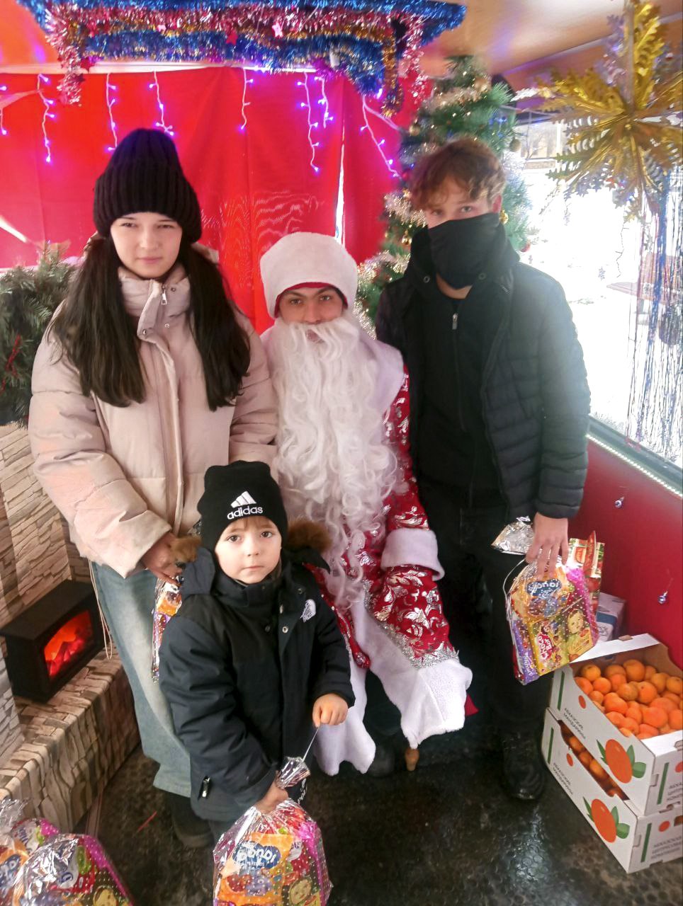 Морозобус завершил свой праздничный маршрут в Михайловке Морозобус завершил свой праздничный маршрут в Михайловке