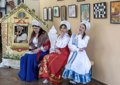 В Токмакской детской школе искусств прошел театрализованный предновогодний праздник первоклассников «Посвящение в юные таланты»!