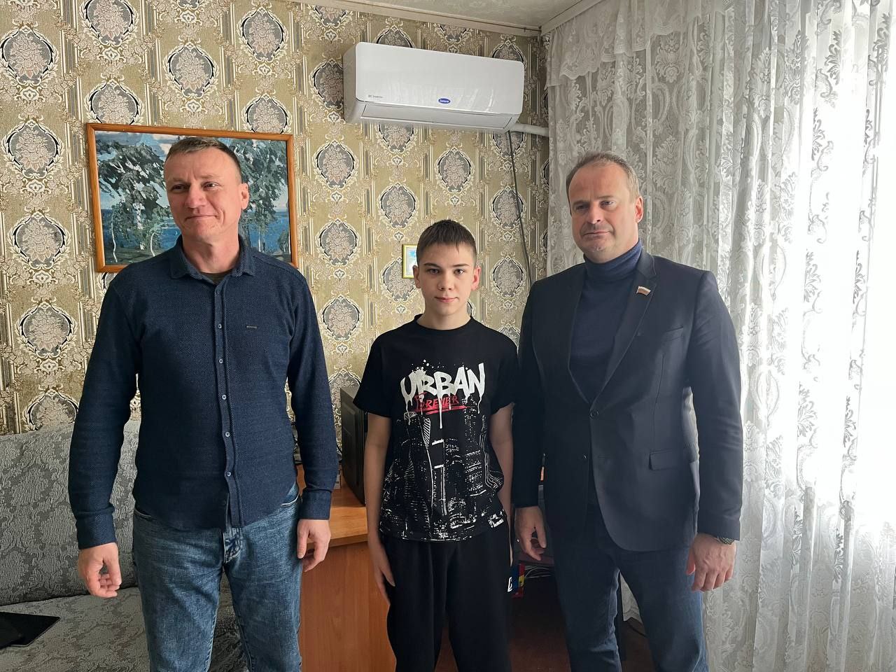 Михаил Попов: Исполнил еще одну мечту с "Елки Желаний" - посетил замечательную семью в Энергодаре Михаил Попов: Исполнил еще одну мечту с "Елки Желаний" - посетил замечательную семью в Энергодаре