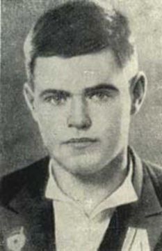 Анатолий Владимирович Лопухов родился 17 апреля 1926 года на руднике Лотиково Славяносербского района Ворошиловградской области