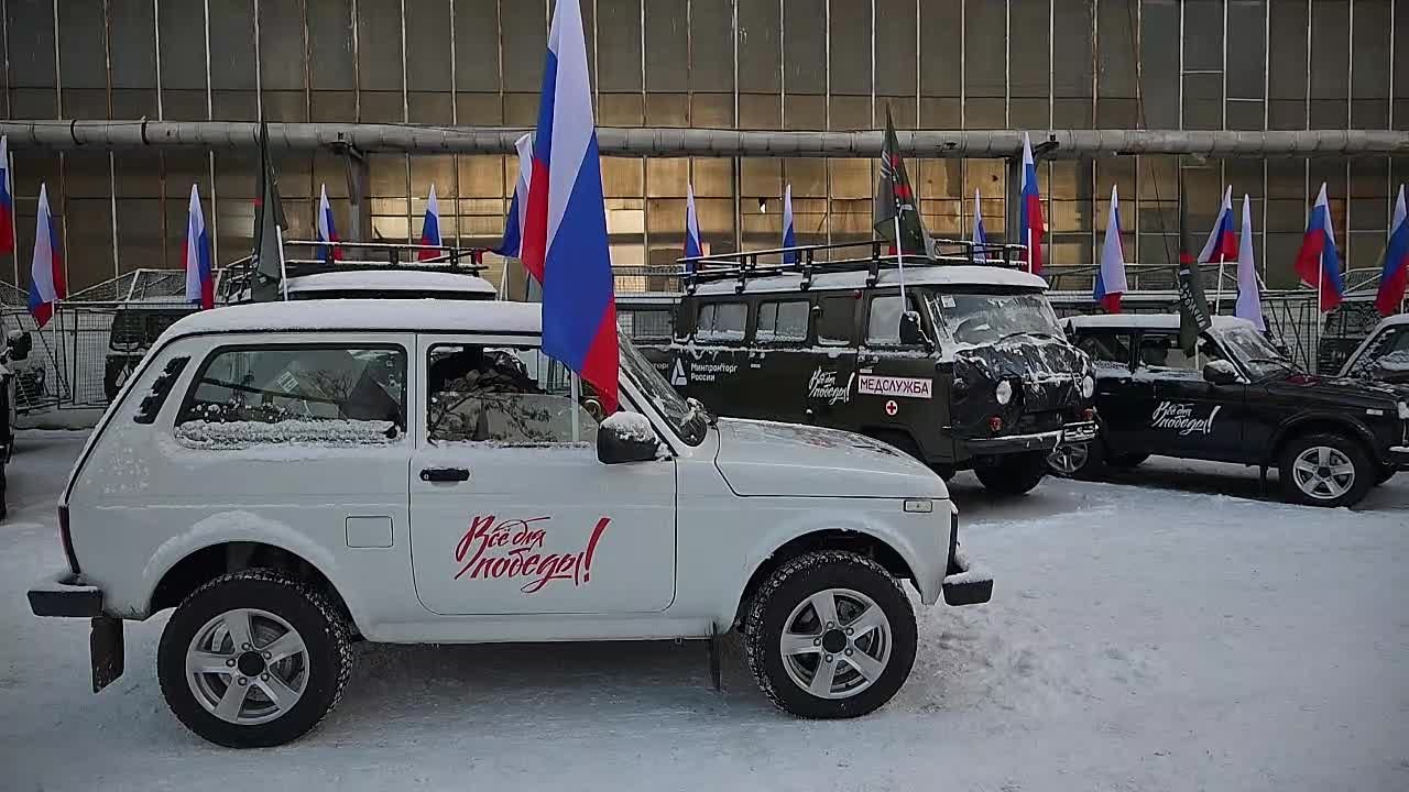 Бойцам на Запорожском и Херсонском направлении передали 10 внедорожников