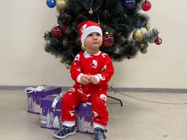 Дед Мороз и Снегурочка поздравили детей сотрудников следственного управления с наступающим Новым годом