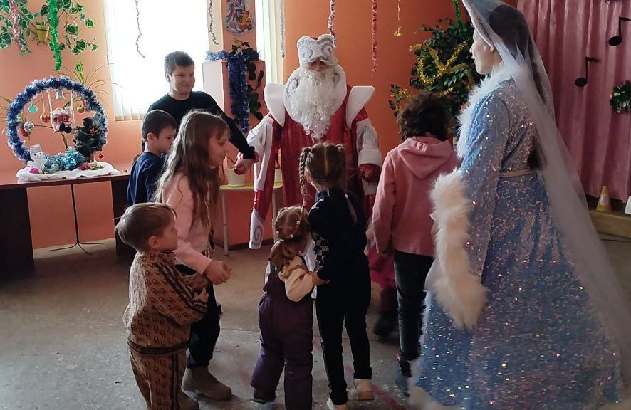 В преддверии Нового года для маленьких жителей с.Новогоровка в сельском доме культуры прошёл утренник «Поверьте в чудо, и сказка оживёт» В преддверии Нового года для маленьких жителей с.Новогоровка в сельском доме культуры прошёл утренник «Поверьте в чудо, и сказка оживёт»