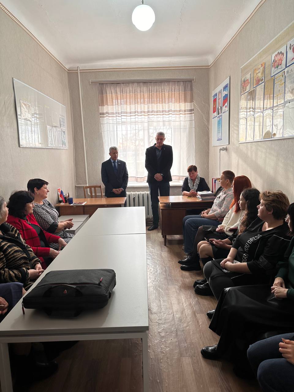 Виктор Емельяненко: В канун новогодних праздников посетил с рабочим визитом Высоковскую среднюю общеобразовательную школу № 25 Мелитопольского района Виктор Емельяненко: В канун новогодних праздников посетил с рабочим визитом Высоковскую среднюю общеобразовательную школу № 25 Мелитопольского района