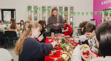 Активисты устроили предновогоднюю встречу в Молодежном центре Бердянска
