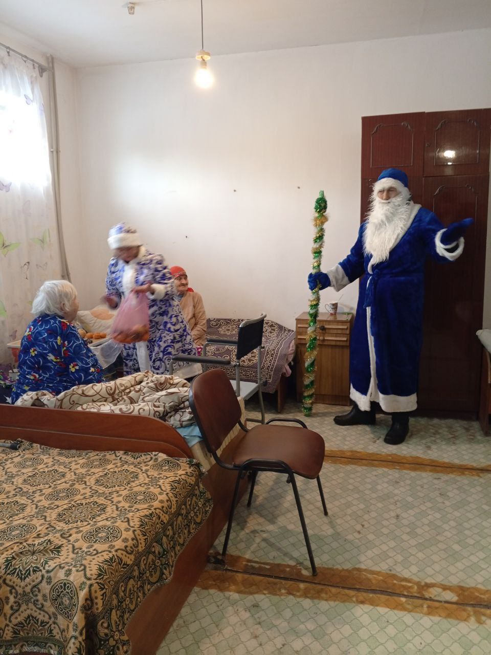 Новогодний визит доброты: праздник для пожилых пациентов Андреевской ЦРБ Новогодний визит доброты: праздник для пожилых пациентов Андреевской ЦРБ