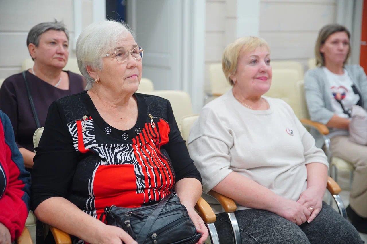 Новый год – время, когда особенно хочется тепла и поддержки близких людей Новый год – время, когда особенно хочется тепла и поддержки близких людей