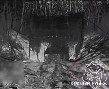 Подразделения Южной группировки средствами разведки выявили работающую САУ 2С1 «Гвоздика» в зоне своей ответственности и без промедления направили по ней «Ланцет» — артиллерийский концерт был прерван точно и окончательно