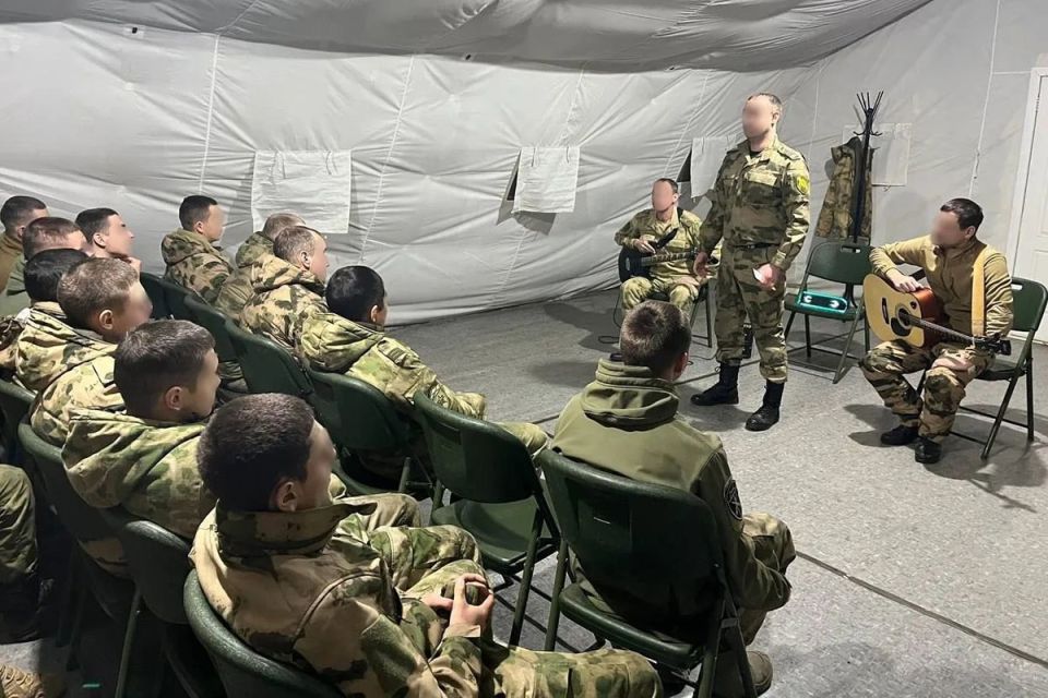 Фронтовая концертная бригада Росгвардии выступила в зоне СВО Фронтовая концертная бригада Росгвардии выступила в зоне СВО