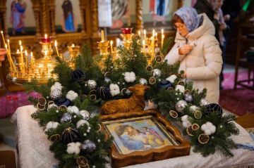 Дорогие подписчики!. Поздравляем вас с Рождественским сочельником! Пусть этот светлый вечер наполнит ваши дома теплом, спокойствием и верой в добро