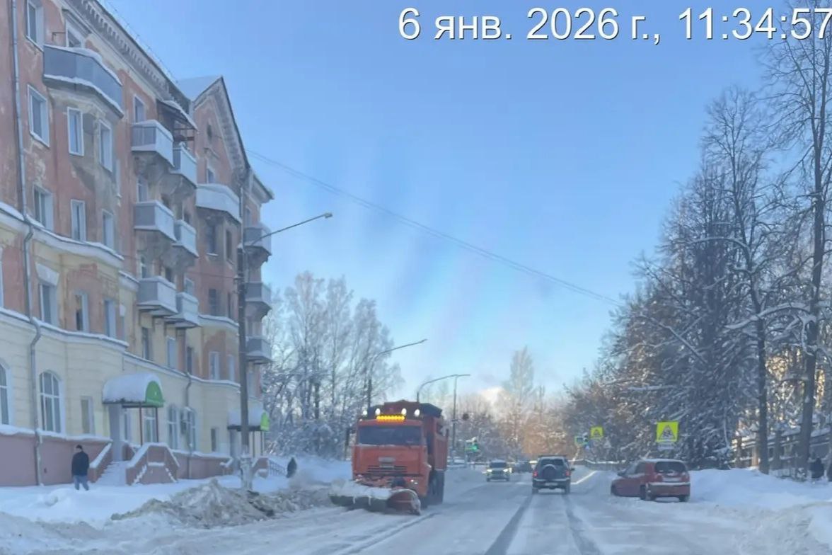 Уборка снега в Кирово-Чепецке продолжается! Уборка снега в Кирово-Чепецке продолжается!