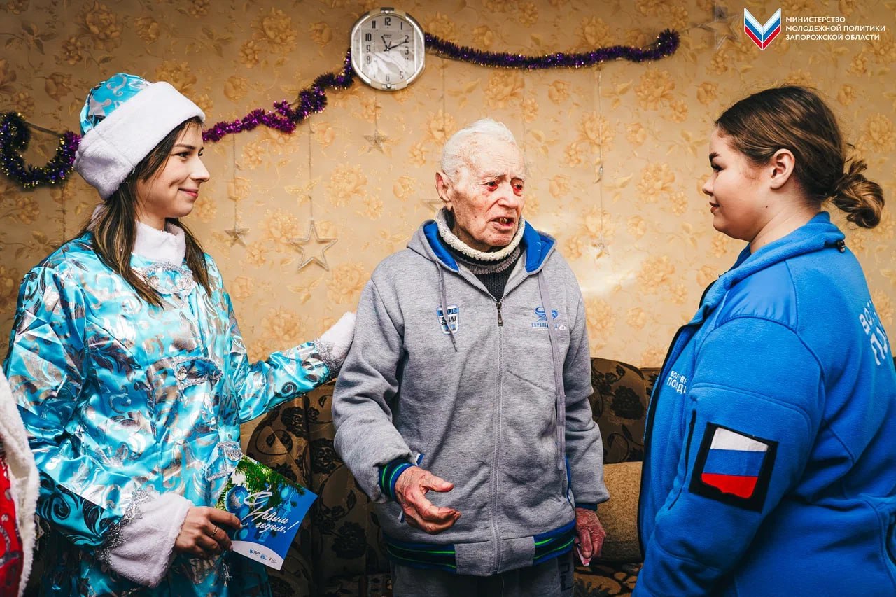 Всероссийская акция «Новый год в каждый дом»: посещение ветеранов Всероссийская акция «Новый год в каждый дом»: посещение ветеранов