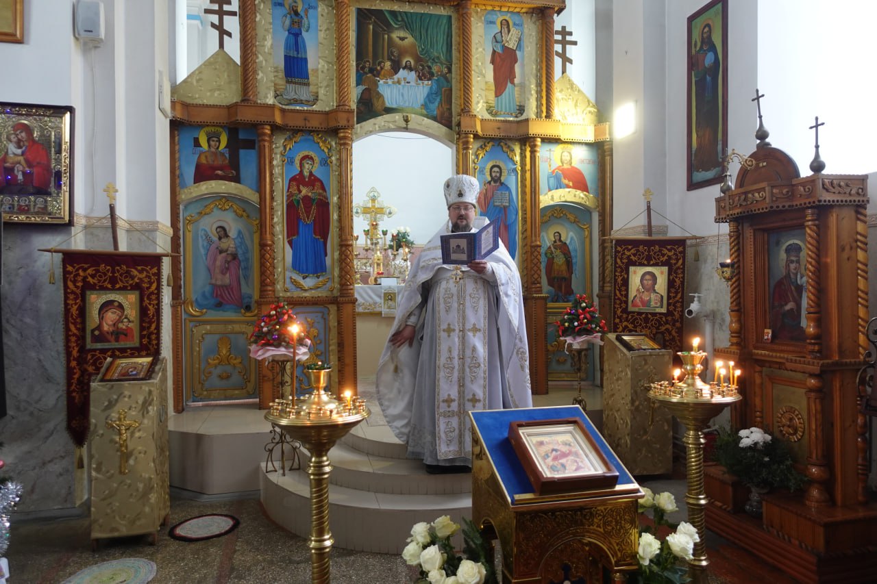 В праздник Рождества Христова в Свято-Успенском храме г. Токмак состоялась праздничная Божественная литургия В праздник Рождества Христова в Свято-Успенском храме г. Токмак состоялась праздничная Божественная литургия