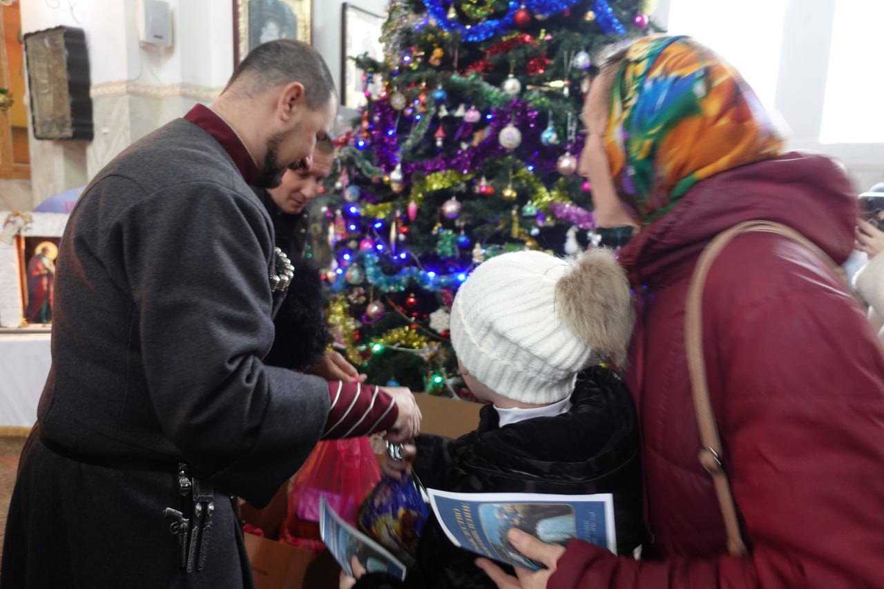 В праздник Рождества Христова в Свято-Успенском храме г. Токмак состоялась праздничная Божественная литургия В праздник Рождества Христова в Свято-Успенском храме г. Токмак состоялась праздничная Божественная литургия