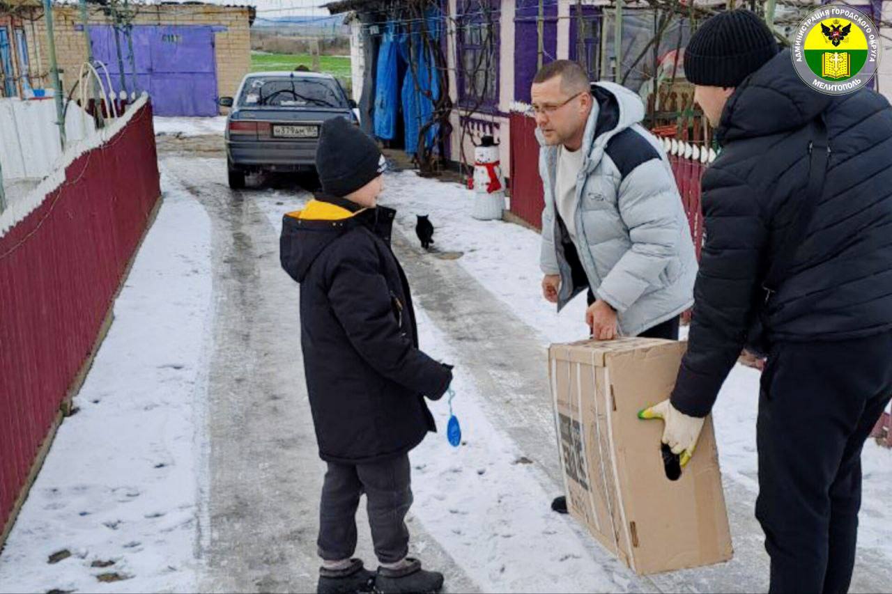 Активисты Единой России исполняют новогодние желания детей по всей стране Активисты Единой России исполняют новогодние желания детей по всей стране