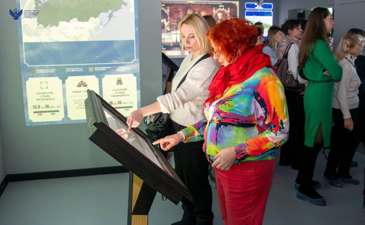 В Донецкой Народной Республике открылась мультимедийная выставка «Романовы» В Донецкой Народной Республике открылась мультимедийная выставка «Романовы»