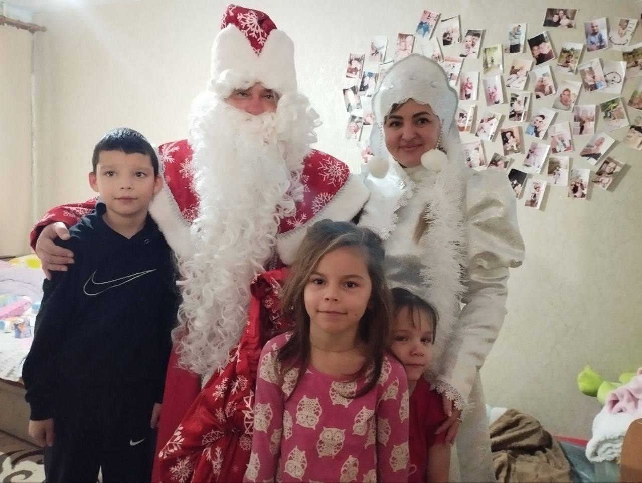 Депутат Акимовского округа от «Единой России» вручил подарки детям Запорожской области в ходе новогодней акции Депутат Акимовского округа от «Единой России» вручил подарки детям Запорожской области в ходе новогодней акции