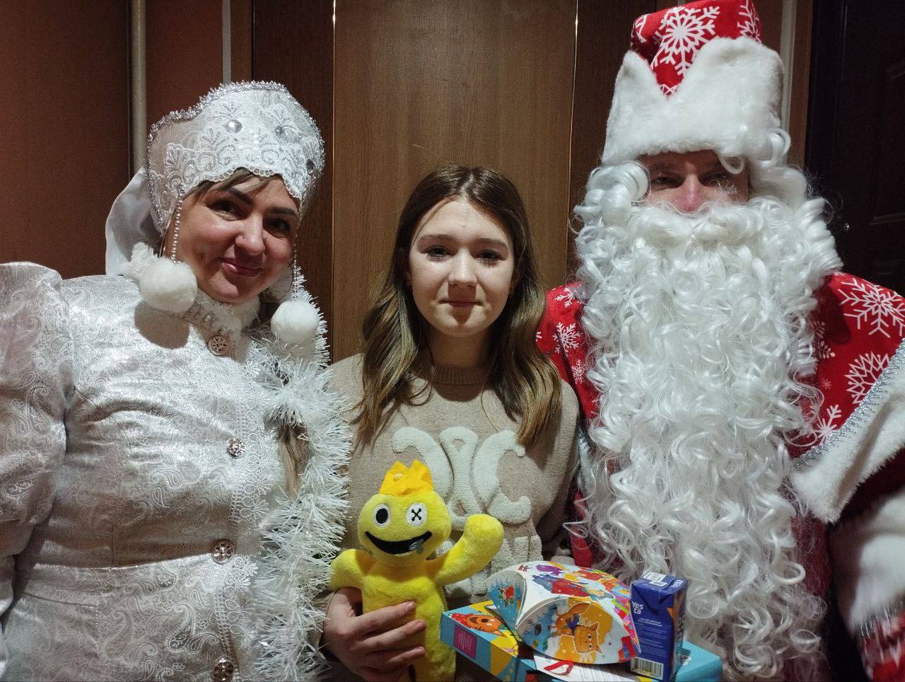 Депутат Акимовского округа от «Единой России» вручил подарки детям Запорожской области в ходе новогодней акции