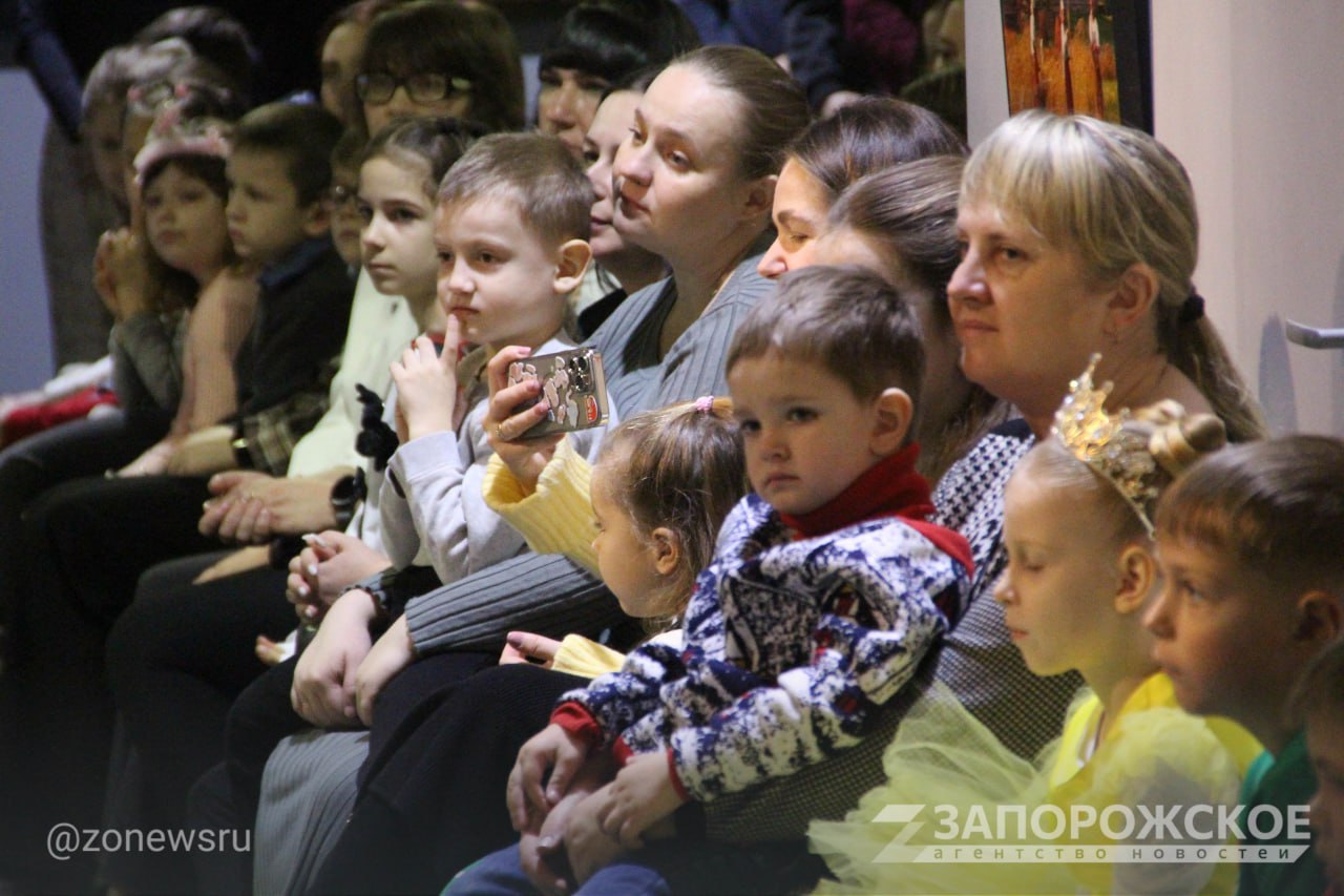 В Мелитополе прошли Рождественские елки для детей В Мелитополе прошли Рождественские елки для детей