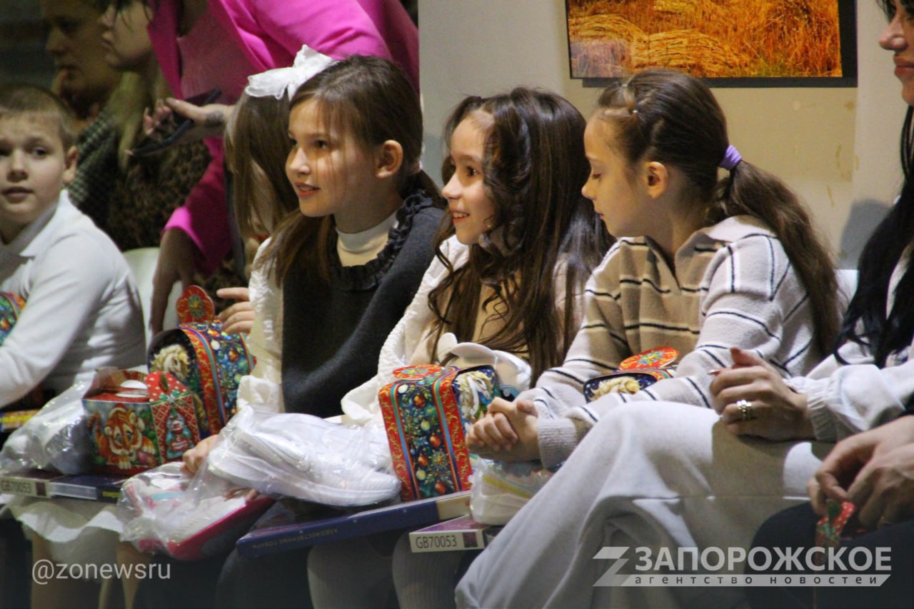 В Мелитополе прошли Рождественские елки для детей В Мелитополе прошли Рождественские елки для детей