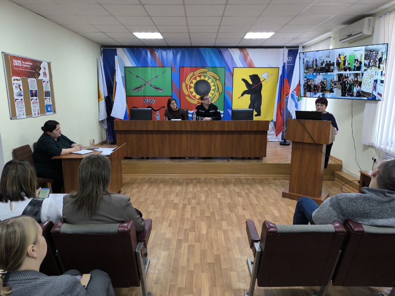 Глава Акимовского муниципального округа Александр Трудоношин провел первое в этом году большое расширенное совещание с аппаратом, Советом депутатов, шеф-регионом, начальниками теротделов, руководителями служб и ведомств Глава Акимовского муниципального округа Александр Трудоношин провел первое в этом году большое расширенное совещание с аппаратом, Советом депутатов, шеф-регионом, начальниками теротделов, руководителями служб и ведомств