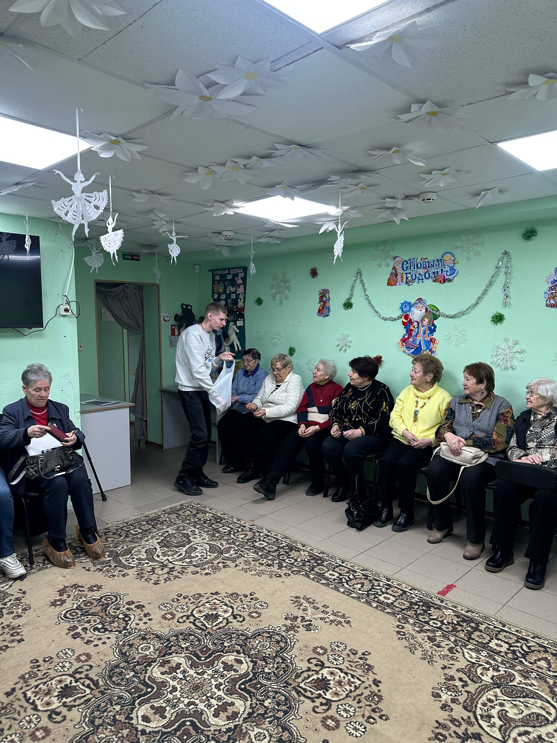 14.01.2026 г. в ГБУ "Комплексный центр социального обслуживания населения" Министерства труда и социальной политики Запорожской области в отделении активного долголетия г. Мелитополь для участниц клуба «Золотые сердца»...