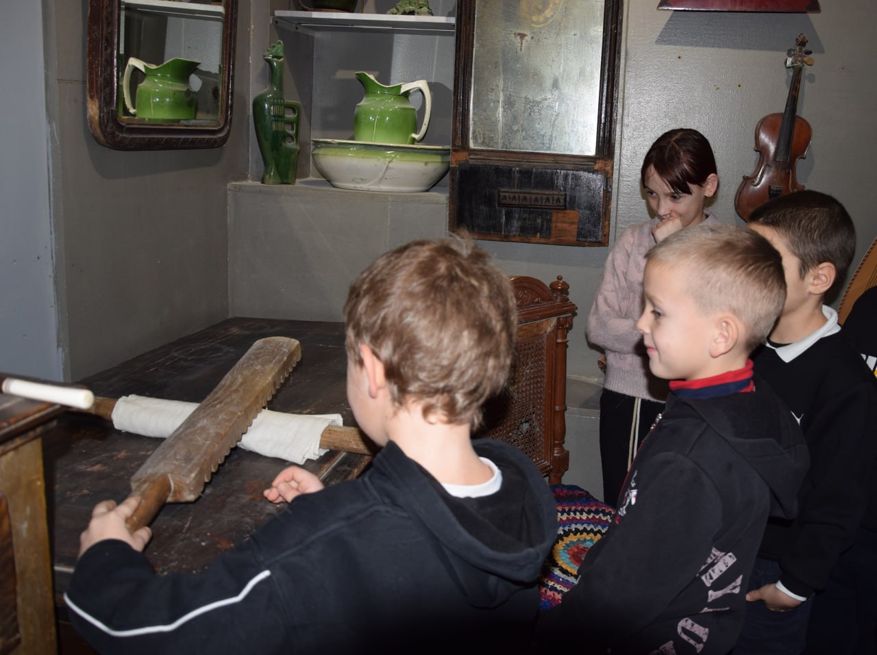 В Токмакском краеведческом музее для учащихся начальных классов школы с.Запорожье провели познавательное мероприятие по народоведению « Как на Старый Новый год» В Токмакском краеведческом музее для учащихся начальных классов школы с.Запорожье провели познавательное мероприятие по народоведению « Как на Старый Новый год»