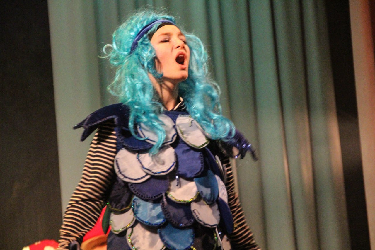 Премьера новогодней сказки «В погоне за подарками» в постановке театральной студии «Серебро» прошла в Областном центре искусств и народного творчества Премьера новогодней сказки «В погоне за подарками» в постановке театральной студии «Серебро» прошла в Областном центре искусств и народного творчества