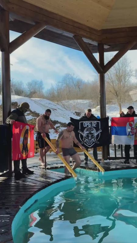 Верующие окунулись в святых источниках села Терпенье Мелитопольского городского округа