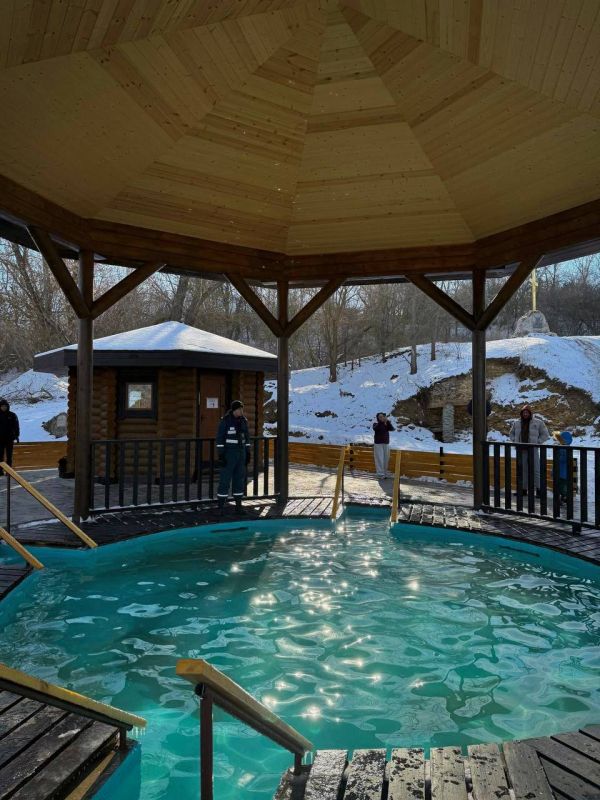 Верующие окунулись в святых источниках села Терпенье Мелитопольского городского округа Верующие окунулись в святых источниках села Терпенье Мелитопольского городского округа