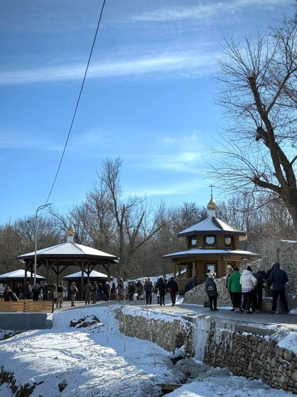 Верующие окунулись в святых источниках села Терпенье Мелитопольского городского округа Верующие окунулись в святых источниках села Терпенье Мелитопольского городского округа