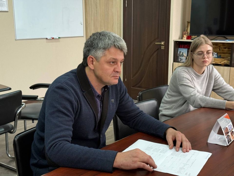 Александр Трудоношин: Перспективы увеличения численности ключевых автобусных маршрутов обсудили сегодня с исполняющим обязанности директора ГУП «АТЗ» («Автотранс Запорожской области») Владимиром Солнцевым Александр Трудоношин: Перспективы увеличения численности ключевых автобусных маршрутов обсудили сегодня с исполняющим обязанности директора ГУП «АТЗ» («Автотранс Запорожской области») Владимиром Солнцевым