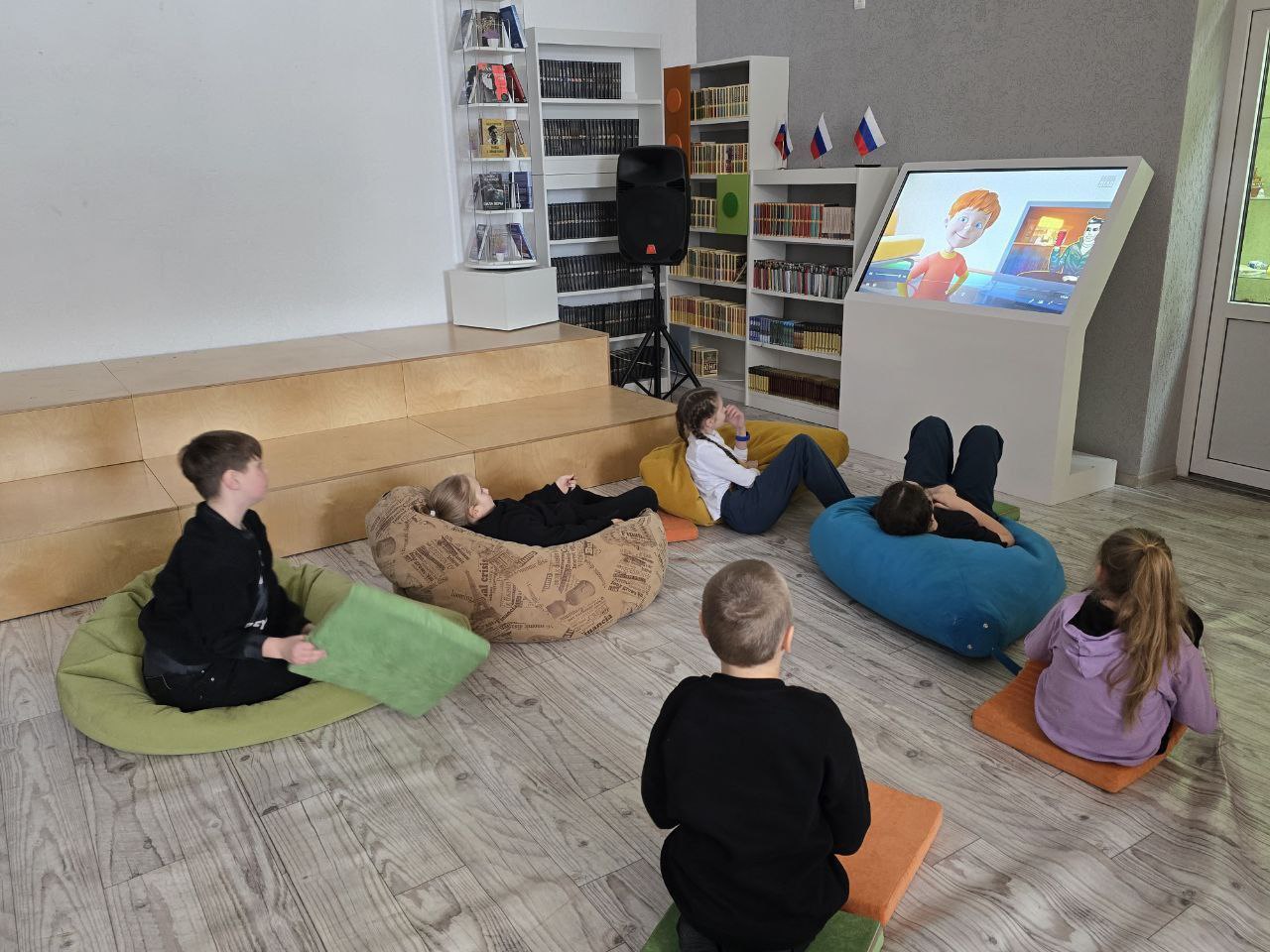 В рамках проекта "Здоровая Россия-Общее дело" в Приазовской центральной библиотеке состоялась беседа с членами любительского объединения "Калейдоскоп", приуроченная Дню алкогольной независимости В рамках проекта "Здоровая Россия-Общее дело" в Приазовской центральной библиотеке состоялась беседа с членами любительского объединения "Калейдоскоп", приуроченная Дню алкогольной независимости