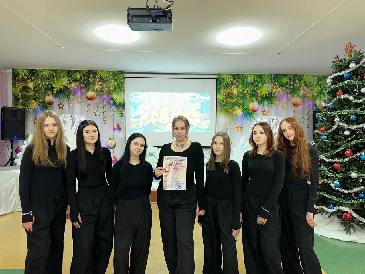 Блестящие победы ЦДЮТ на III Всероссийском фестивале-конкурсе "Новогодняя палитра талантов"!