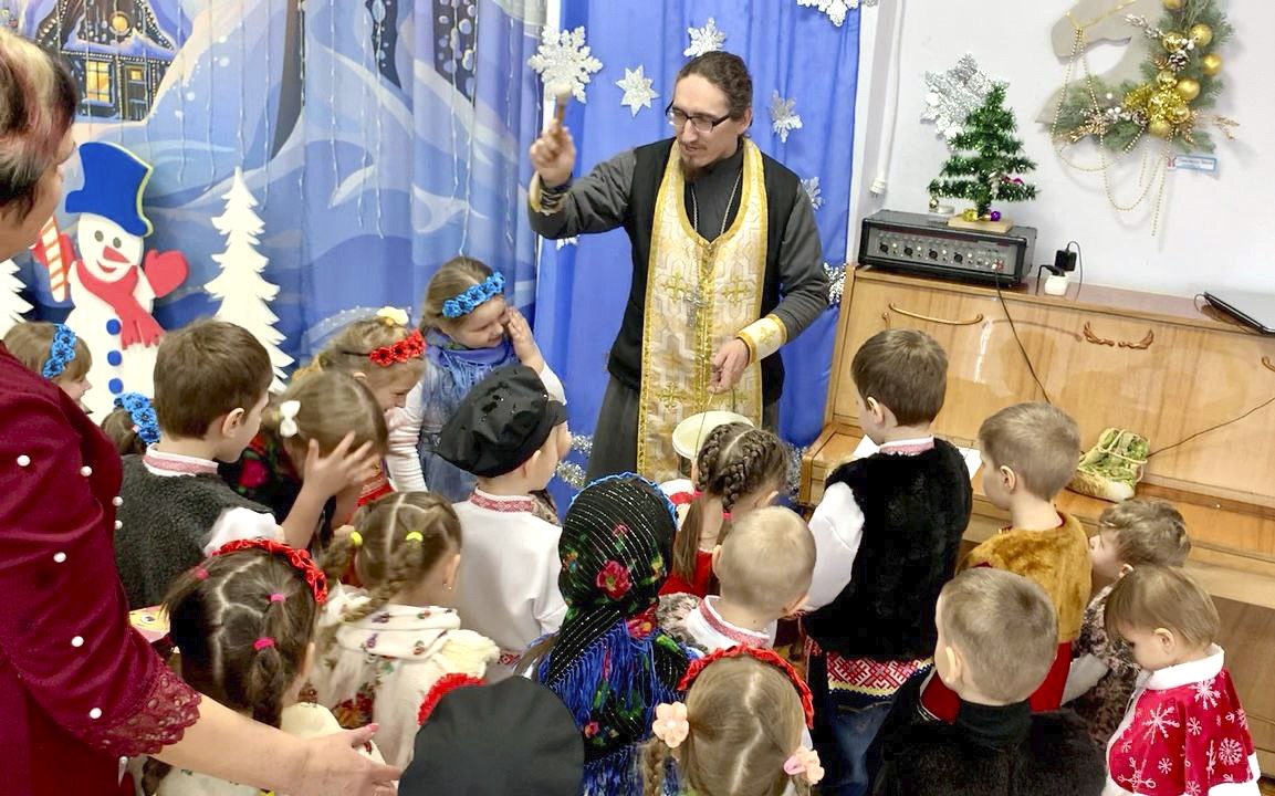 В Пришибском детском саду прошел утренник на тему Рождественских святок В Пришибском детском саду прошел утренник на тему Рождественских святок