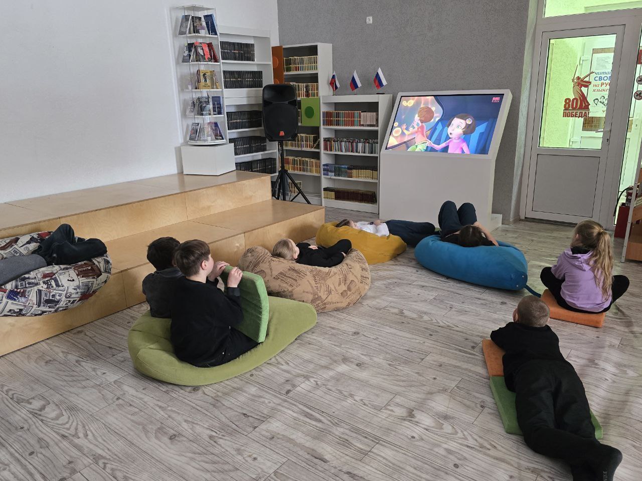 В рамках проекта "Здоровая Россия-Общее дело" в Приазовской центральной библиотеке состоялась беседа с членами любительского объединения "Калейдоскоп", приуроченная Дню алкогольной независимости В рамках проекта "Здоровая Россия-Общее дело" в Приазовской центральной библиотеке состоялась беседа с членами любительского объединения "Калейдоскоп", приуроченная Дню алкогольной независимости