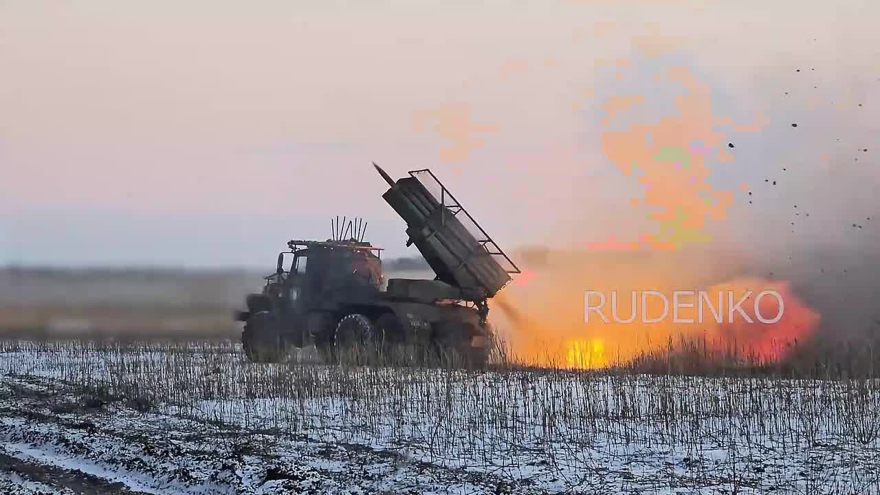 Андрей Руденко: В Запорожской области расчёт реактивной системы залпового огня «Град» 35-й общевойсковой армии группировки «Восток» уничтожил сеть укреплённых опорных пунктов ВСУ, оборудованных в системе лесополос